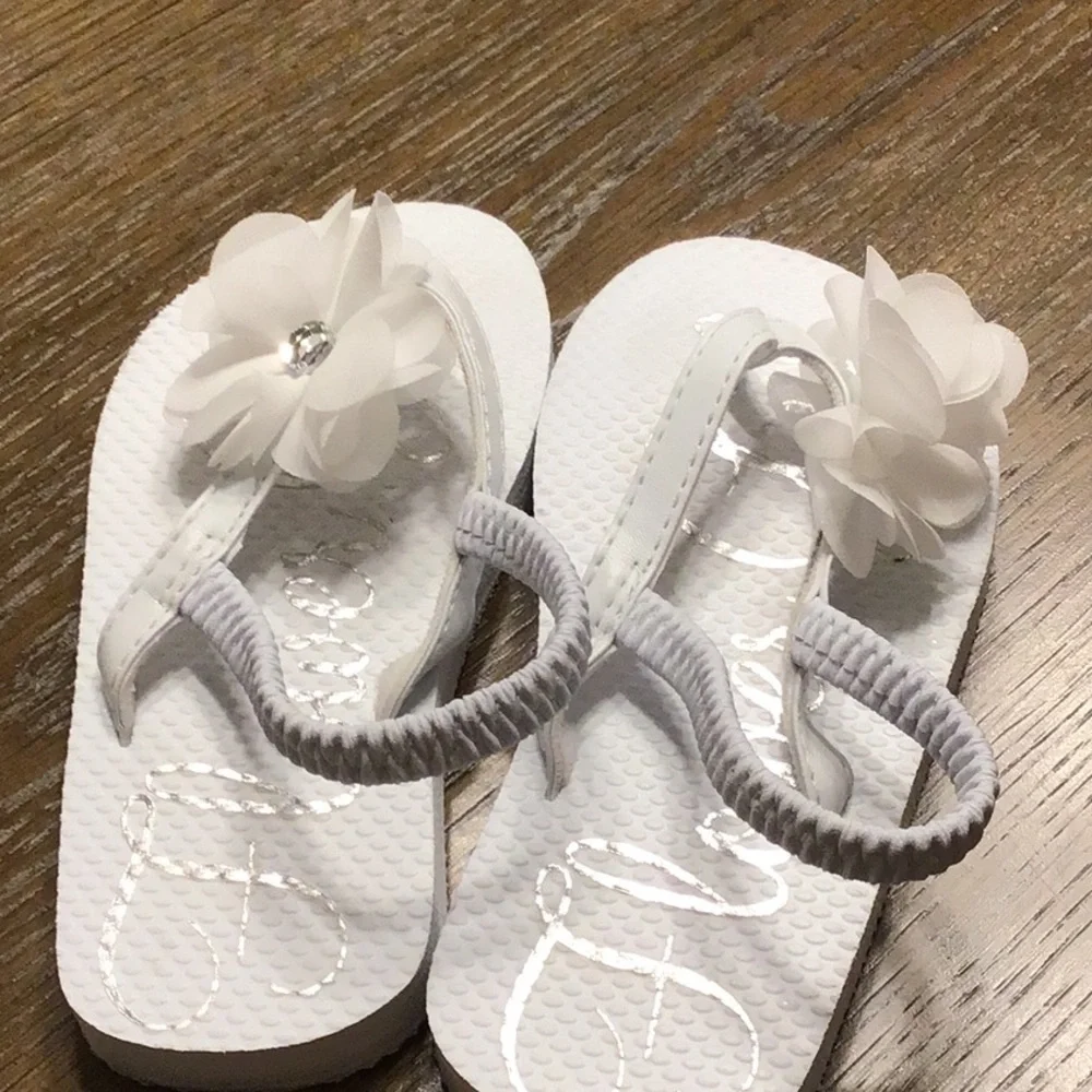 EUC Flower Girl Flip Flops